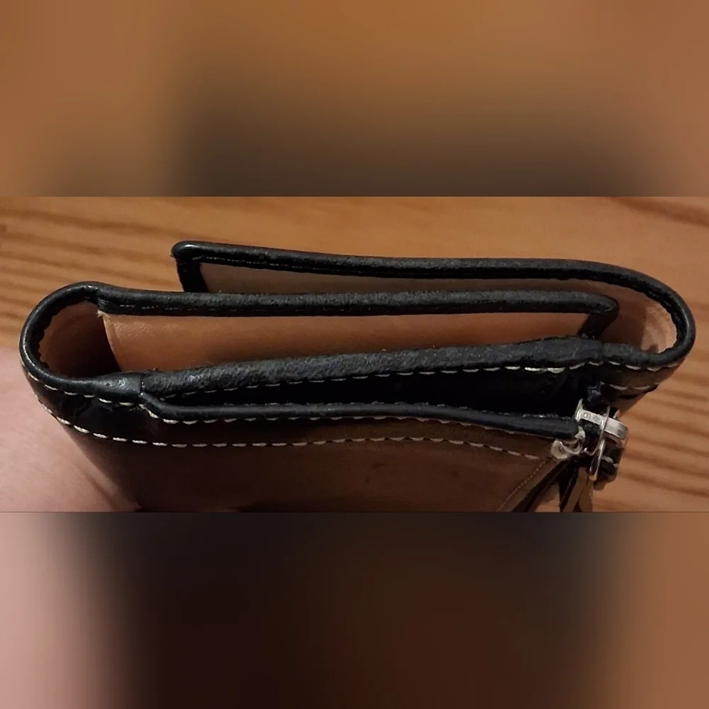 EUC Vintage Y2K Coach Soho Hampton Black Leather Trifold Clutch Wallet Bag